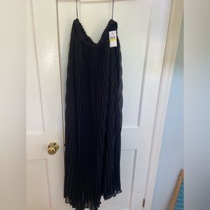 Alex Evenings Black pleated maxi skirt size M NWT